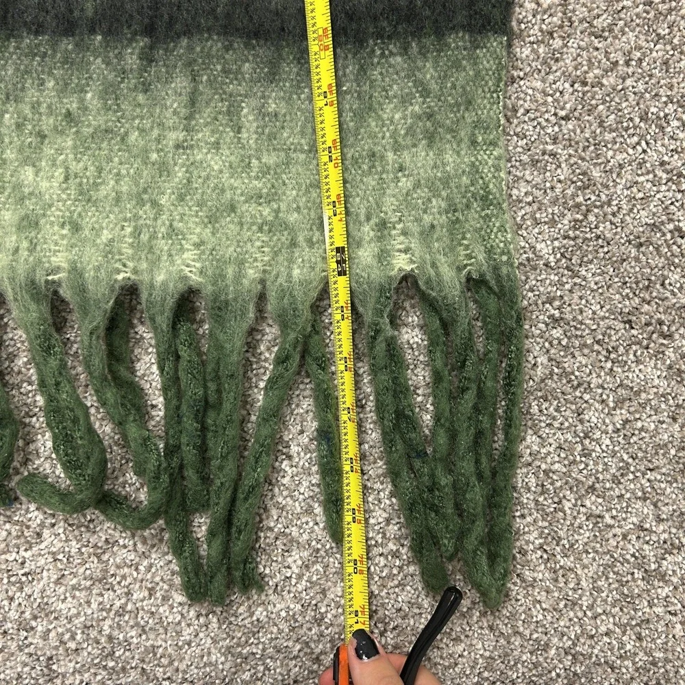 Rectangle Scarf Shawl Wrap Womens One Size Green Striped Knit Fringe Winter
